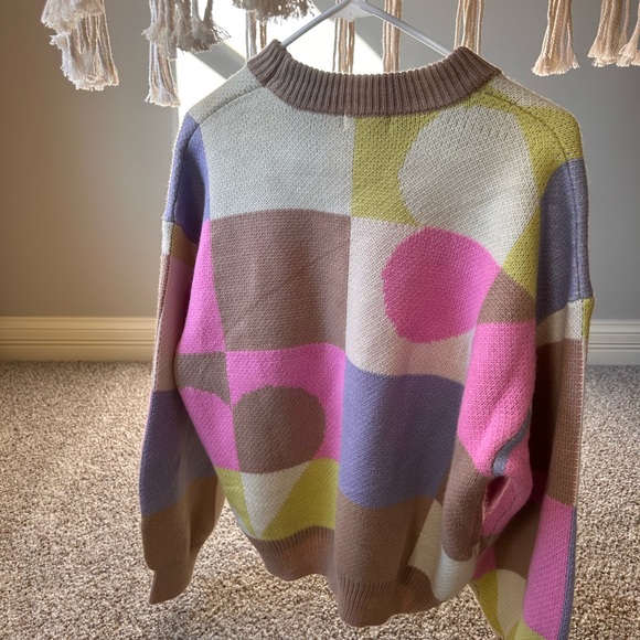 Colorful Knit Sweater - Cozy & Stylish - Picture 3 of 3
